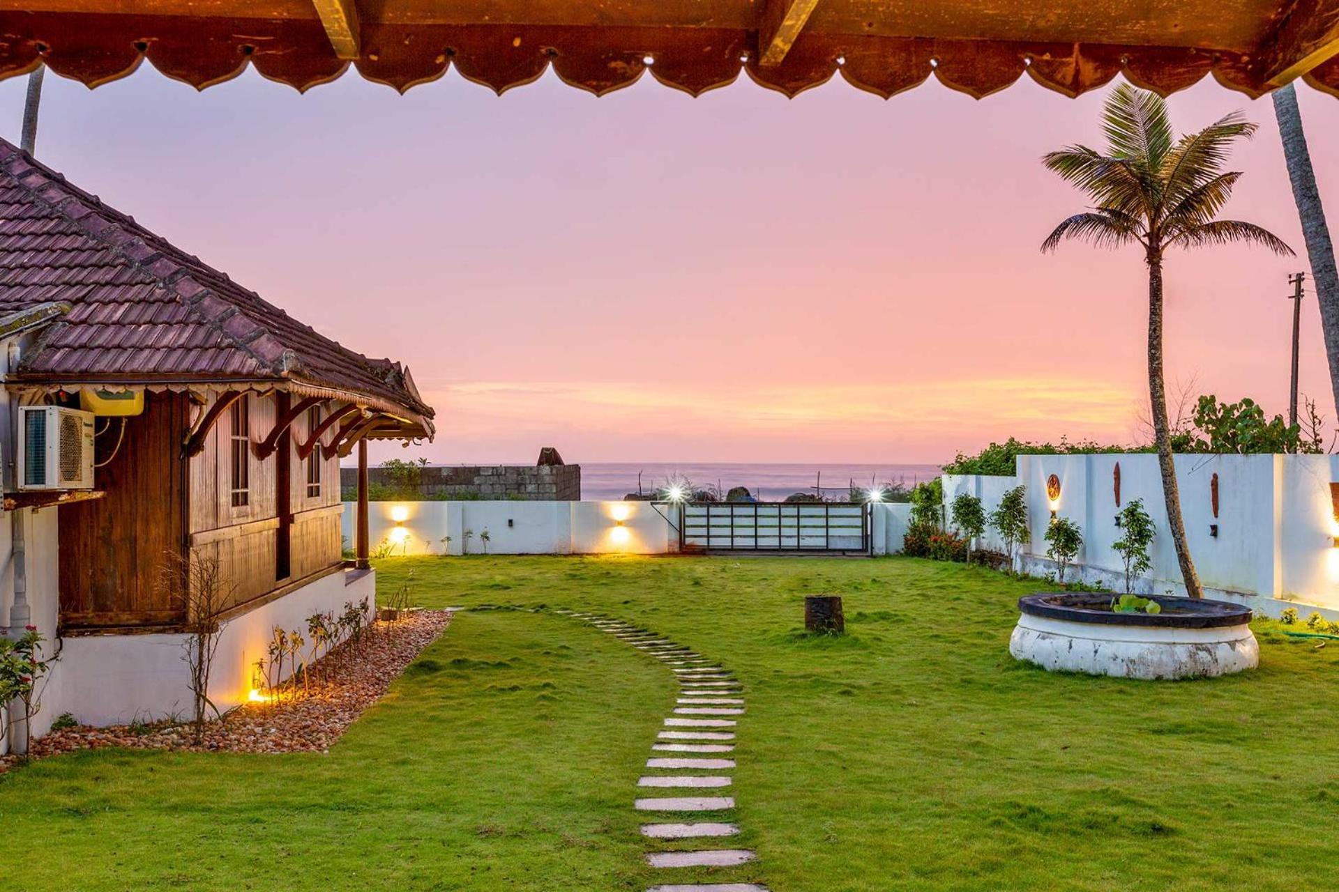 Deshadan'S Tarangi Beach Villas,Marari Марарикулам Екстериор снимка