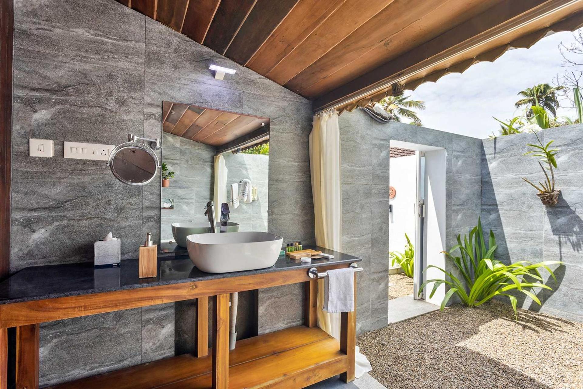 Deshadan'S Tarangi Beach Villas,Marari Марарикулам Екстериор снимка